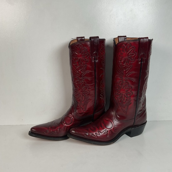 Texas Shoes - Vintage Texas Cranberry Floral Cowgirl Boots | USA Made | Patent | Women’s 7 M